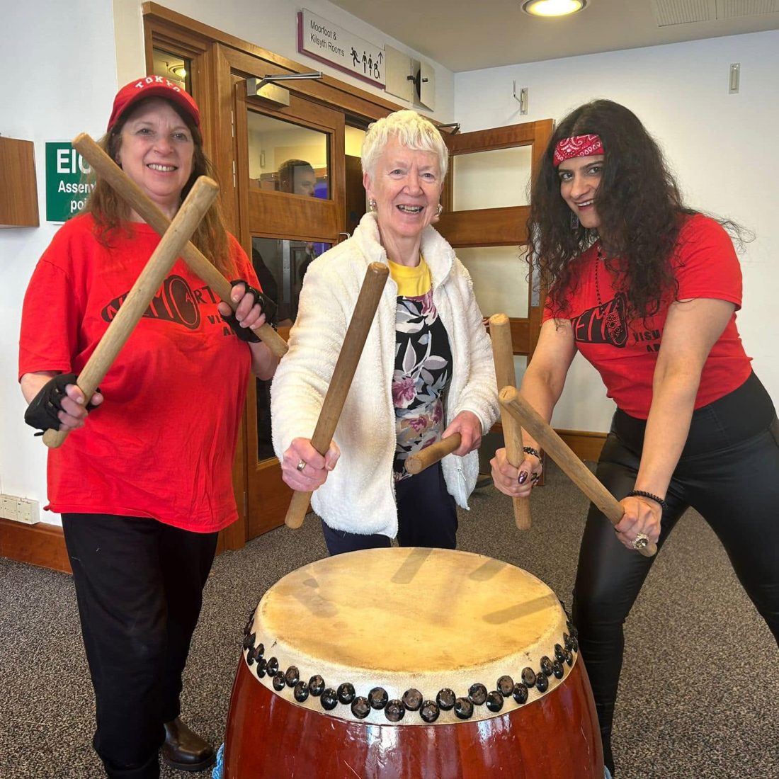 people play taiko drumming in Glasgow
